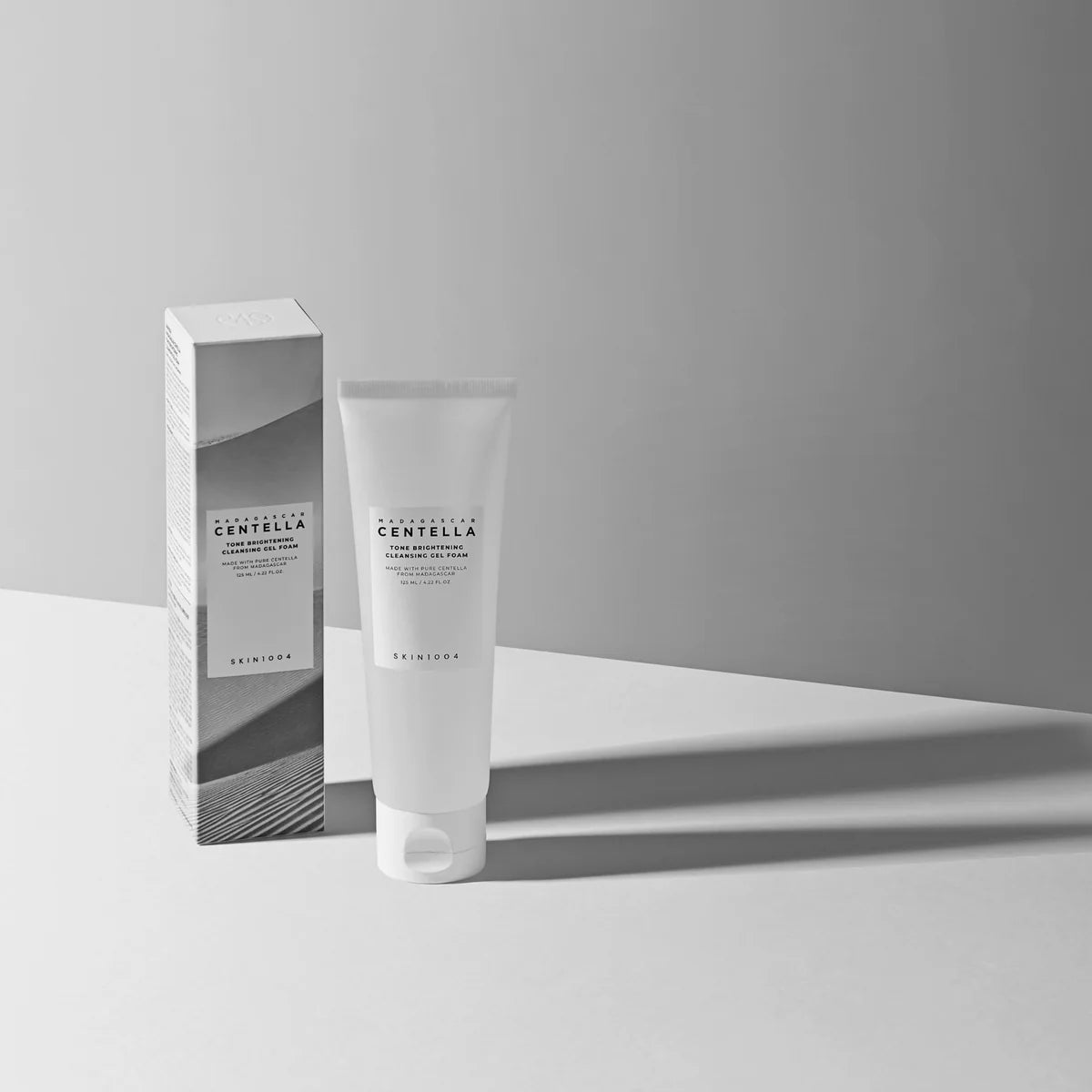 SKIN1004 MADAGASCAR CENTELLA TONE BRIGHTENING CLEANSING GEL FOAM 125ML